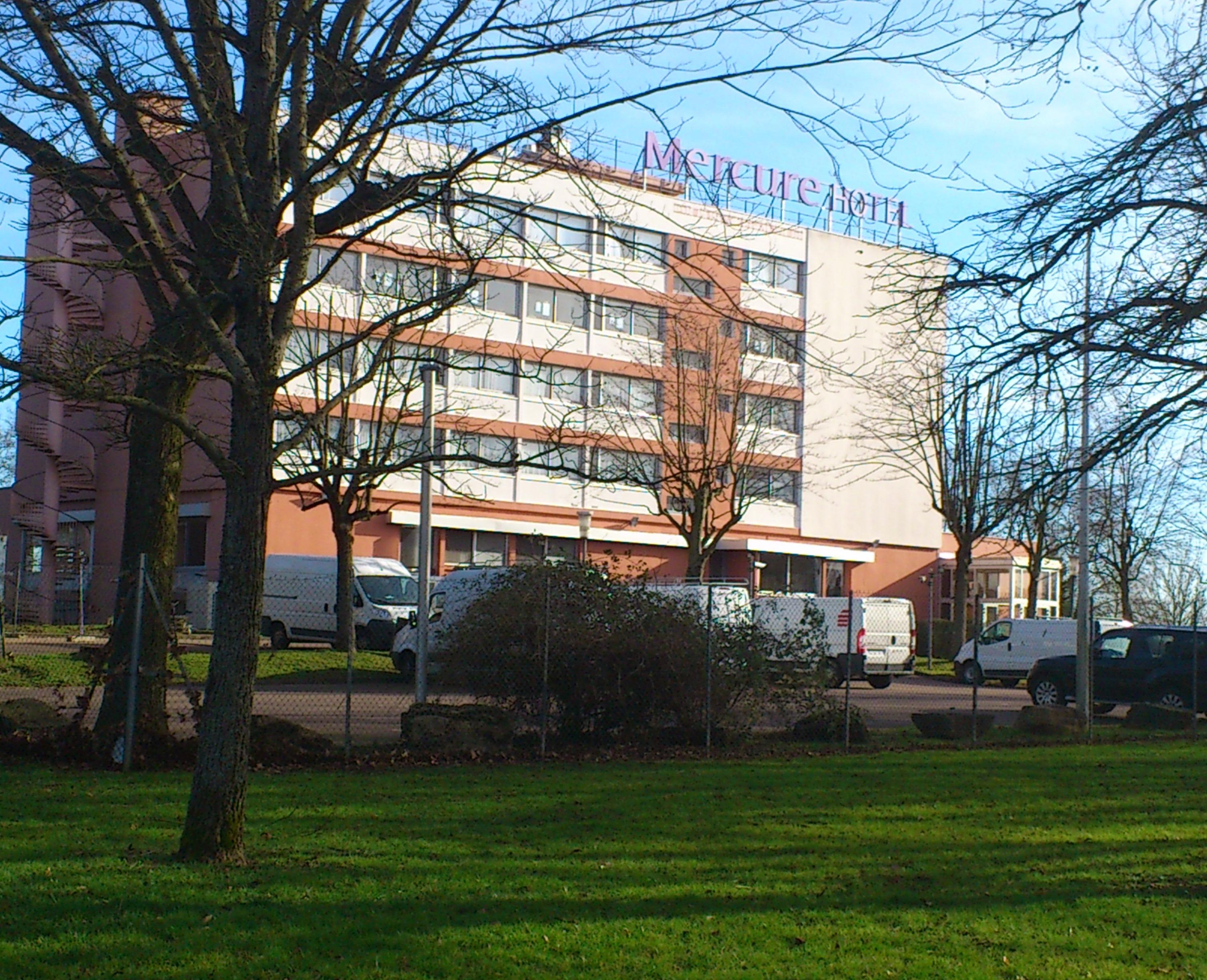 Hôtel Mercure Mâcon Bord de Saône Exterior foto